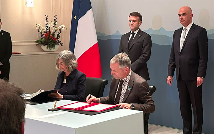 Signature d’un accord de coopération entre Campus France et Movetia (Suisse).